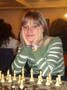 olgica-chess-youllneverbealone